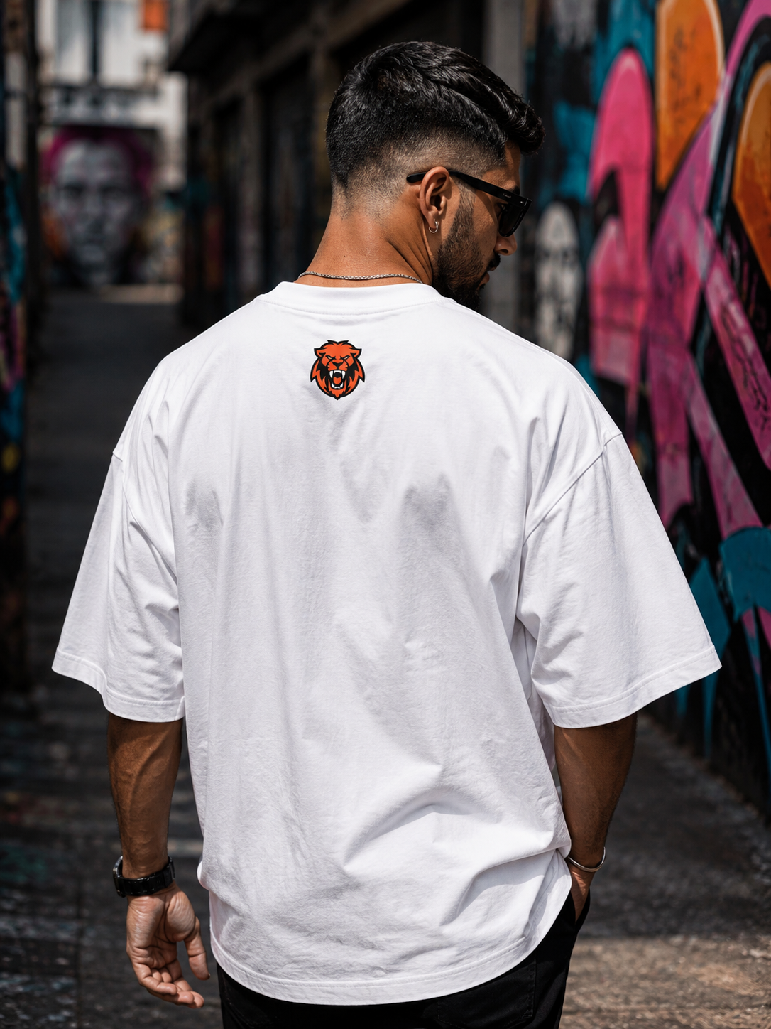 LOWKEY SHER - Oversized